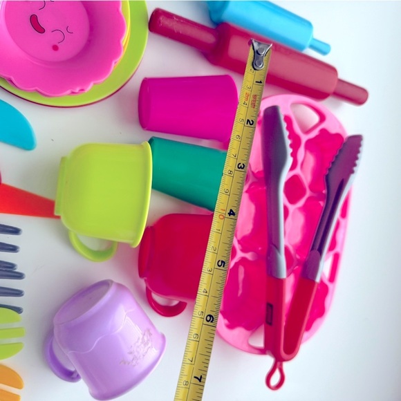 Assorted Colourful Play Food and Kitchen Utensil Lot - Picture 6 of 10